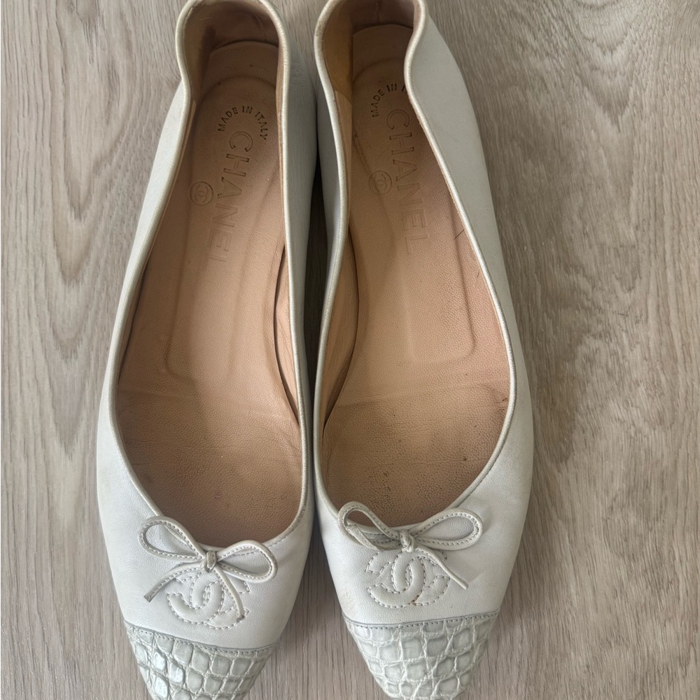 Chanel Elegant Cream Ballet Flats